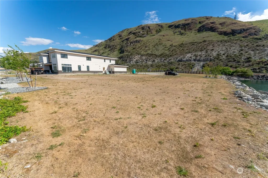 102 Burbot Lane Chelan WA 98816