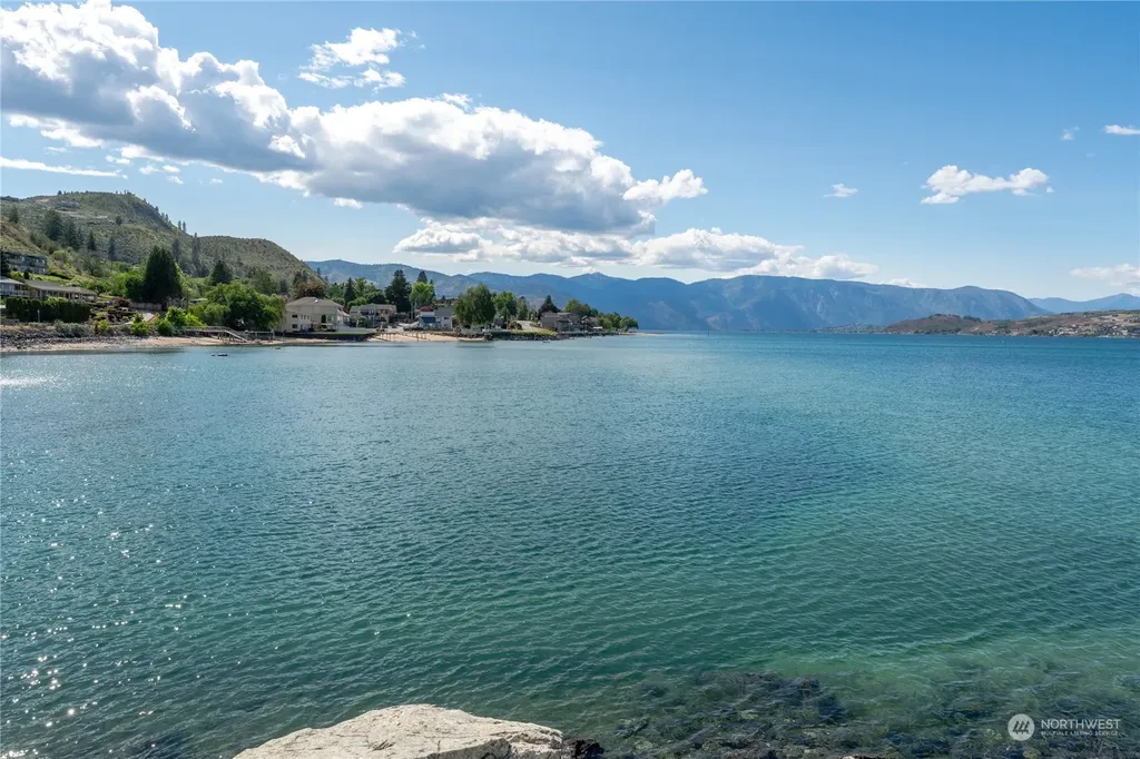 102 Burbot Lane Chelan WA 98816