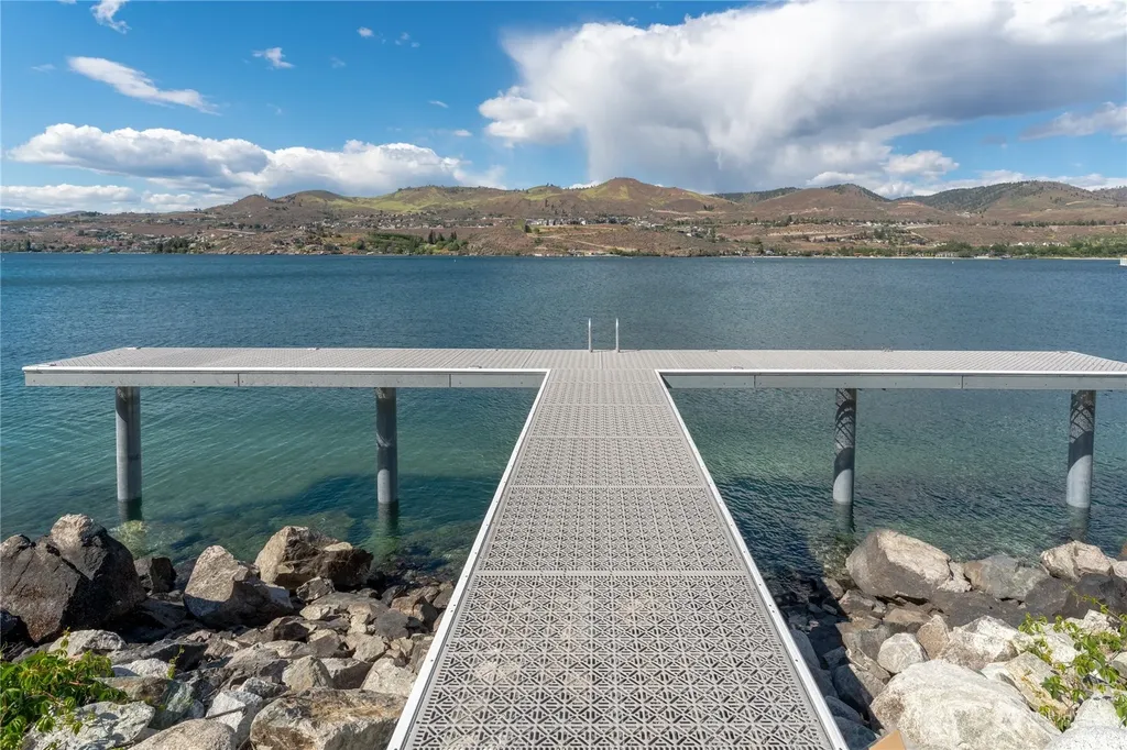 102 Burbot Lane Chelan WA 98816
