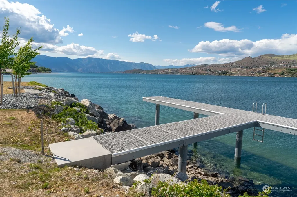 102 Burbot Lane Chelan WA 98816