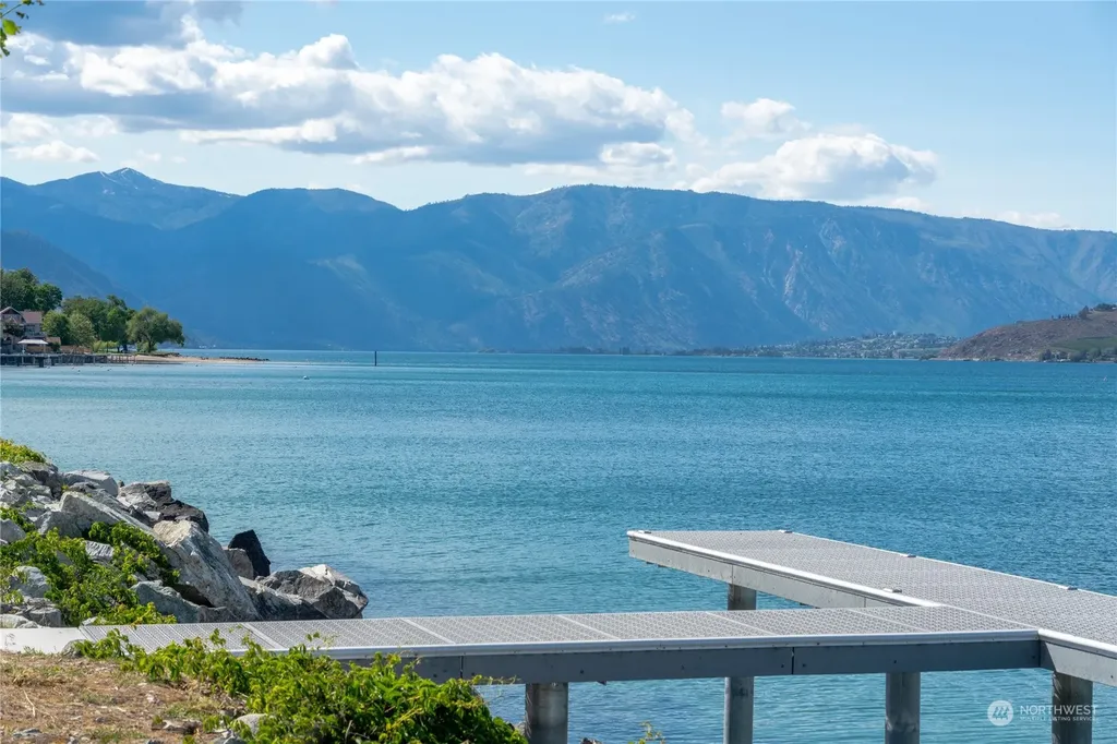 102 Burbot Lane Chelan WA 98816