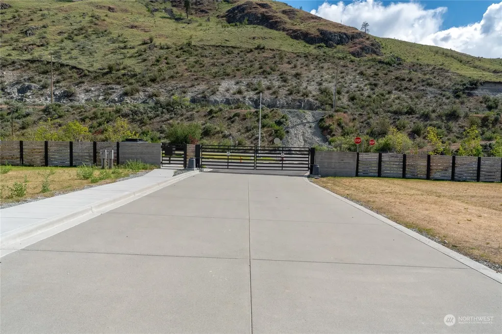 102 Burbot Lane Chelan WA 98816