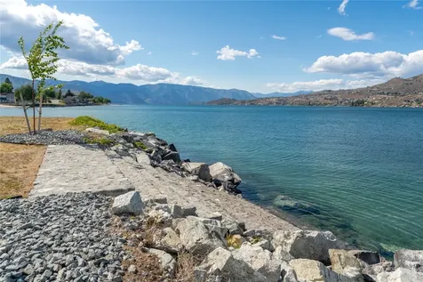 102 Burbot Lane Chelan WA 98816