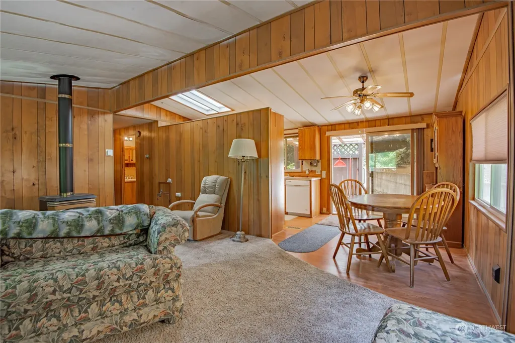 140 N Spindrift Drive Lilliwaup WA 98555