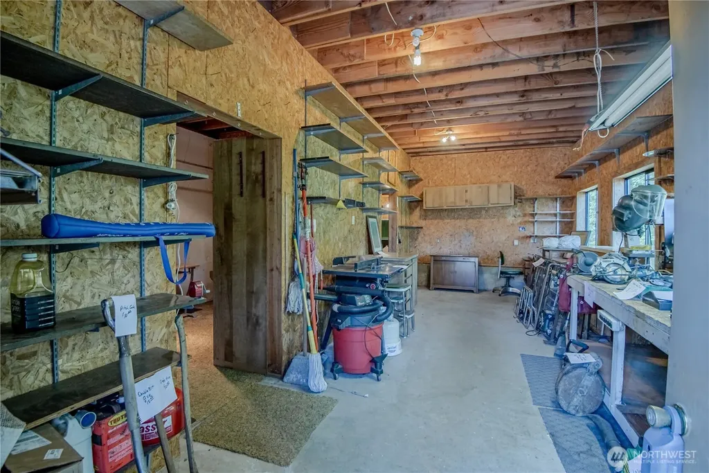 140 N Spindrift Drive Lilliwaup WA 98555