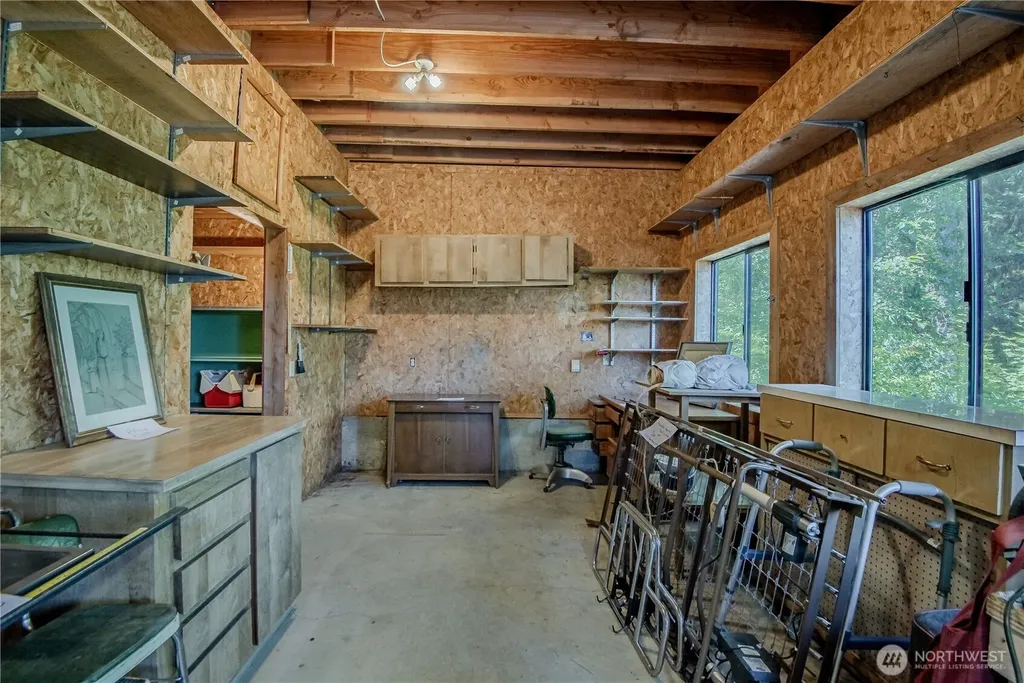 140 N Spindrift Drive Lilliwaup WA 98555