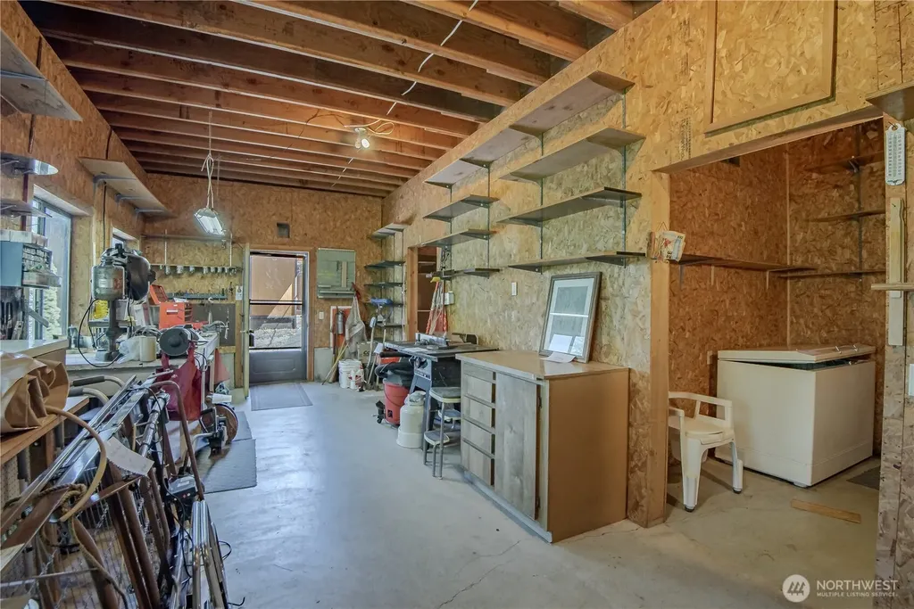 140 N Spindrift Drive Lilliwaup WA 98555