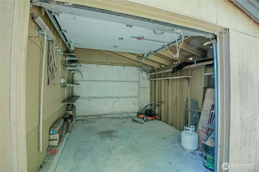 140 N Spindrift Drive Lilliwaup WA 98555