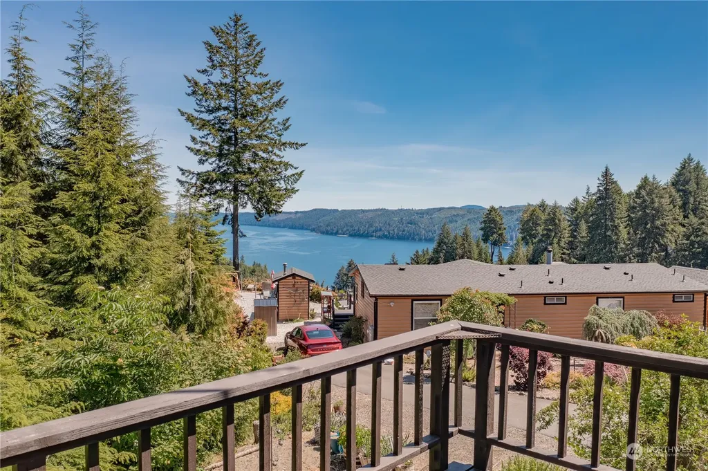 140 N Spindrift Drive Lilliwaup WA 98555