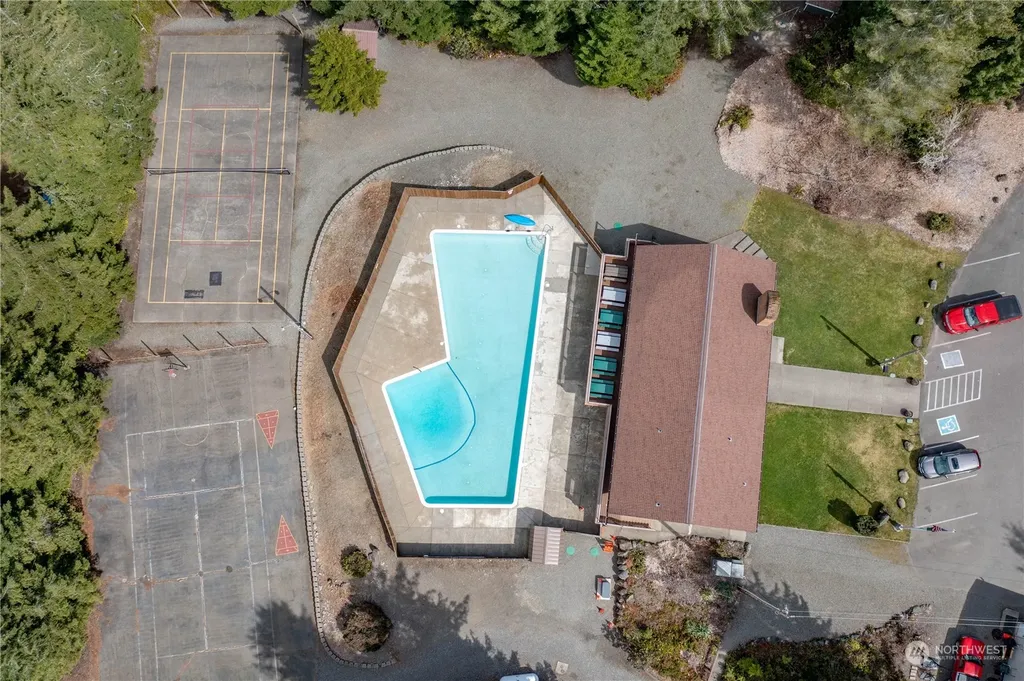 140 N Spindrift Drive Lilliwaup WA 98555