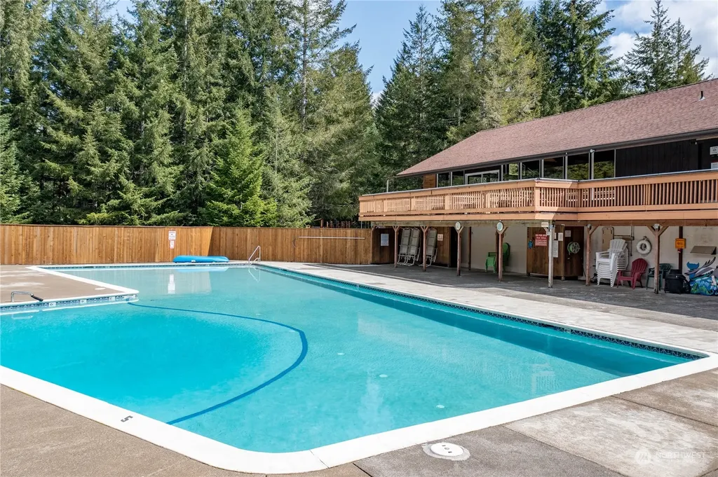 140 N Spindrift Drive Lilliwaup WA 98555