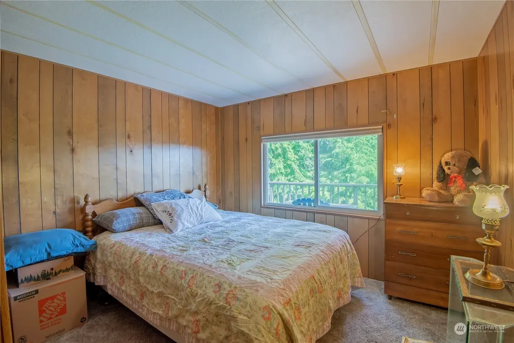 140 N Spindrift Drive Lilliwaup WA 98555