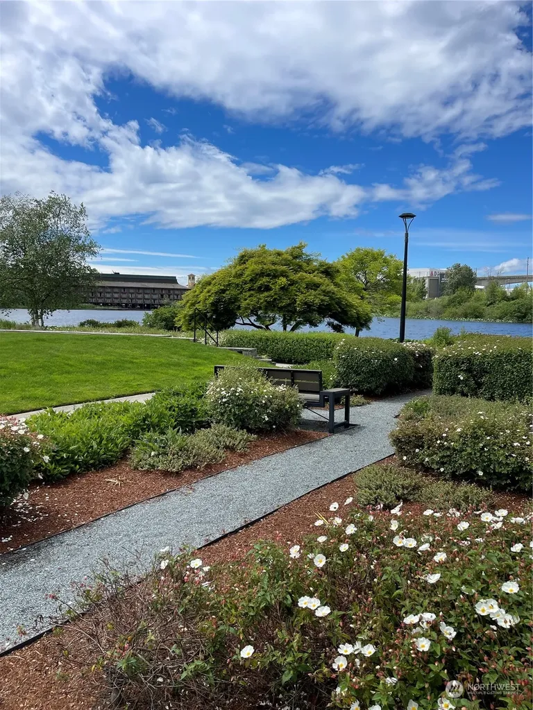 18318 35th Avenue S Seatac WA 98188