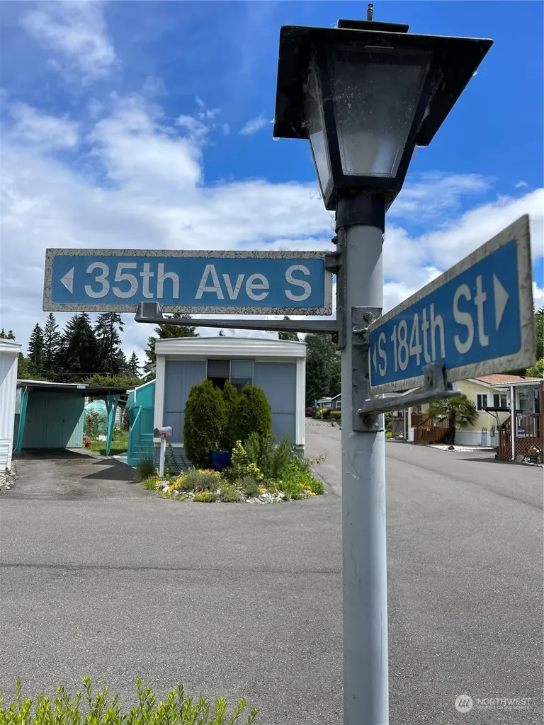 18318 35th Avenue S Seatac WA 98188