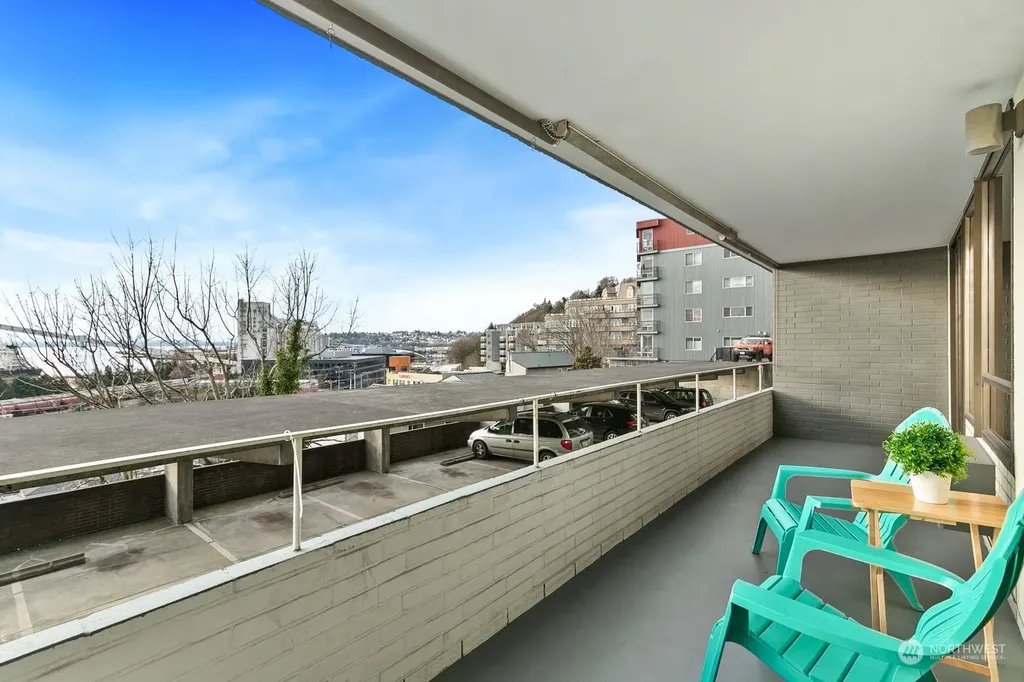 521 5th Avenue W Seattle WA 98119