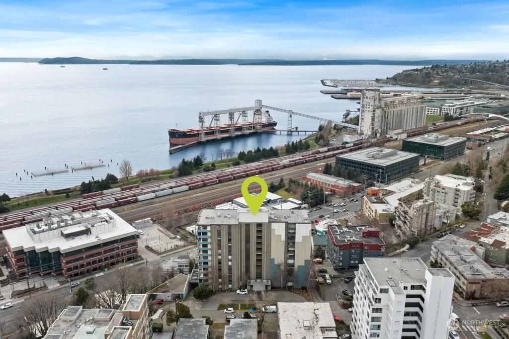 521 5th Avenue W Seattle WA 98119