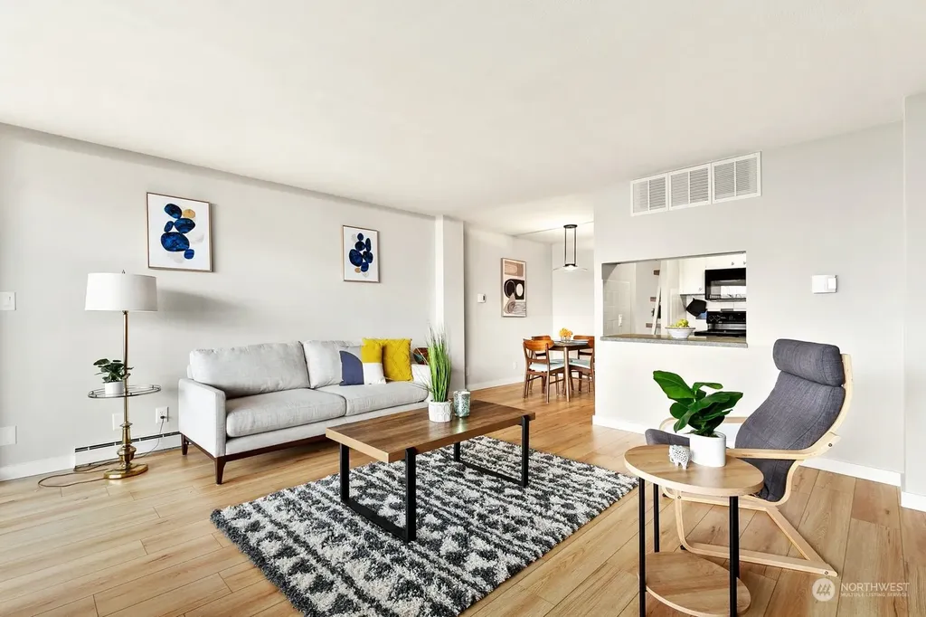 521 5th Avenue W Seattle WA 98119