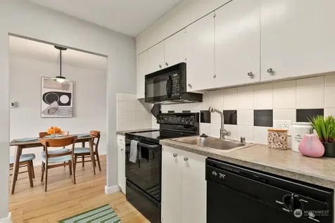 521 5th Avenue W Seattle WA 98119