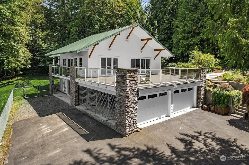1722 264th Avenue NE Redmond WA 98053
