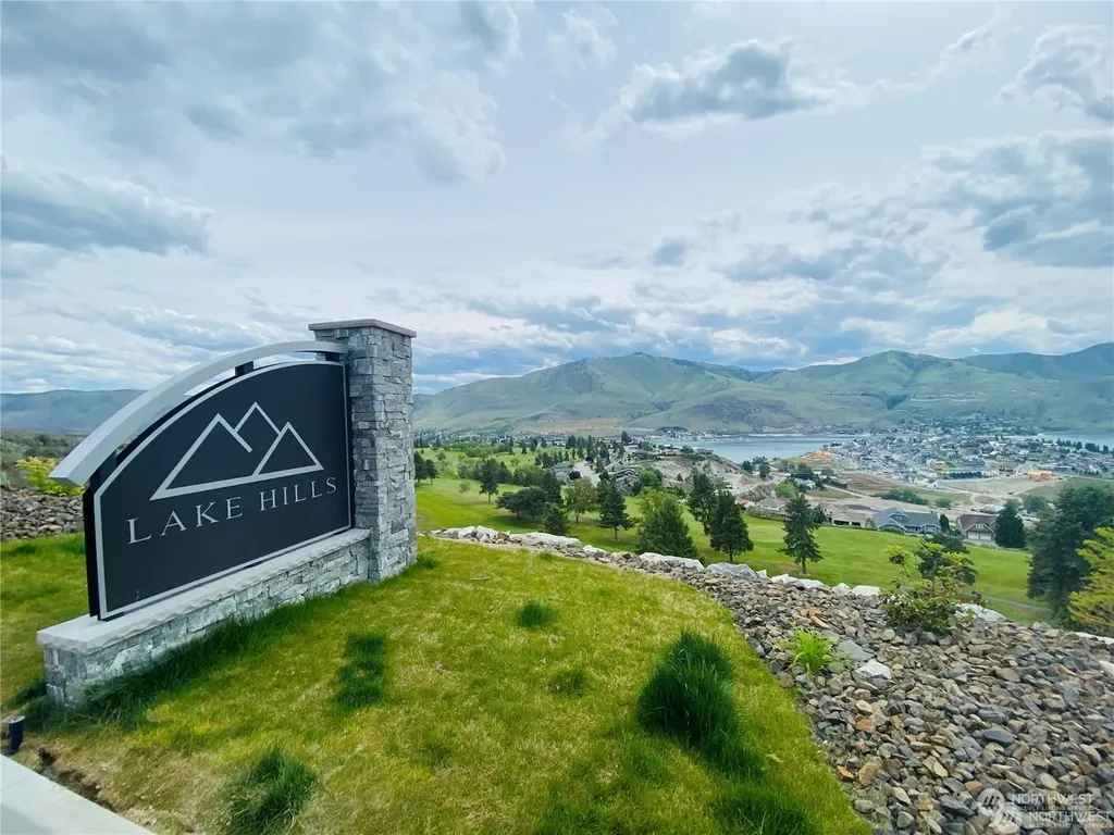 922 Long Drive Chelan WA 98816