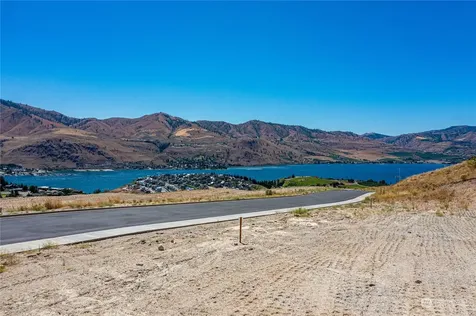 922 Long Drive Chelan WA 98816