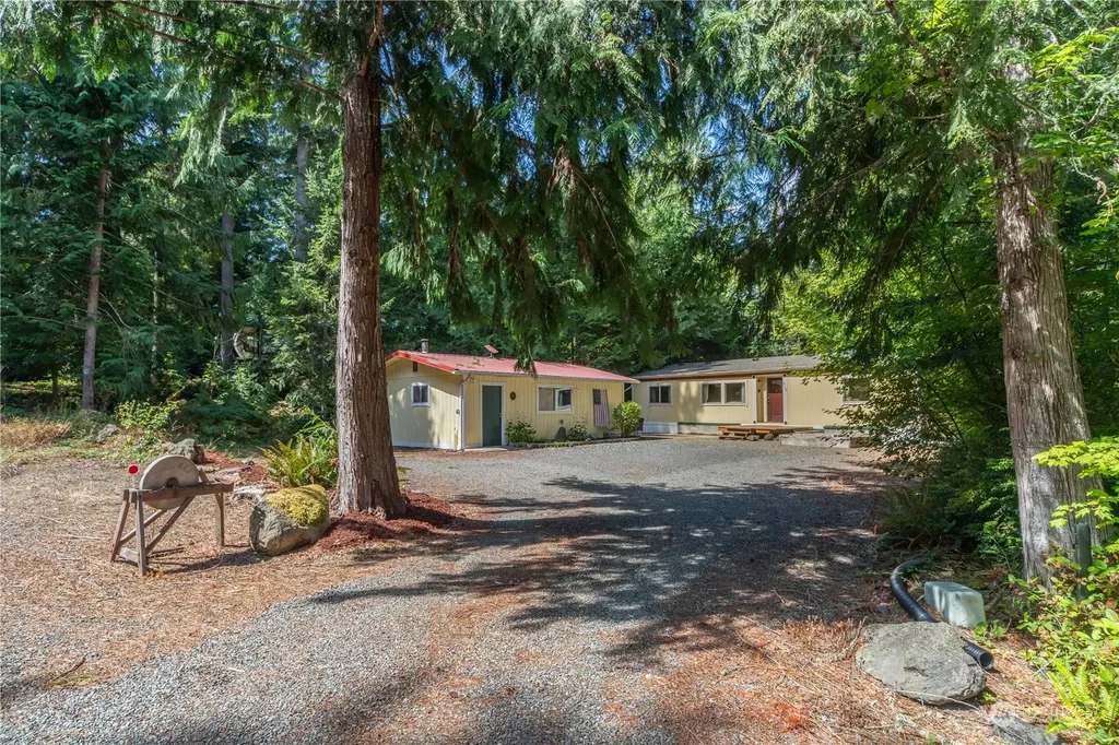 310 N Beacon Point Loop S Lilliwaup WA 98555