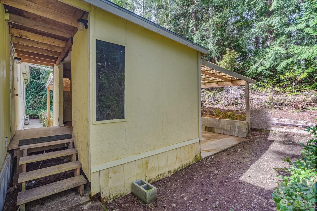 310 N Beacon Point Loop S Lilliwaup WA 98555