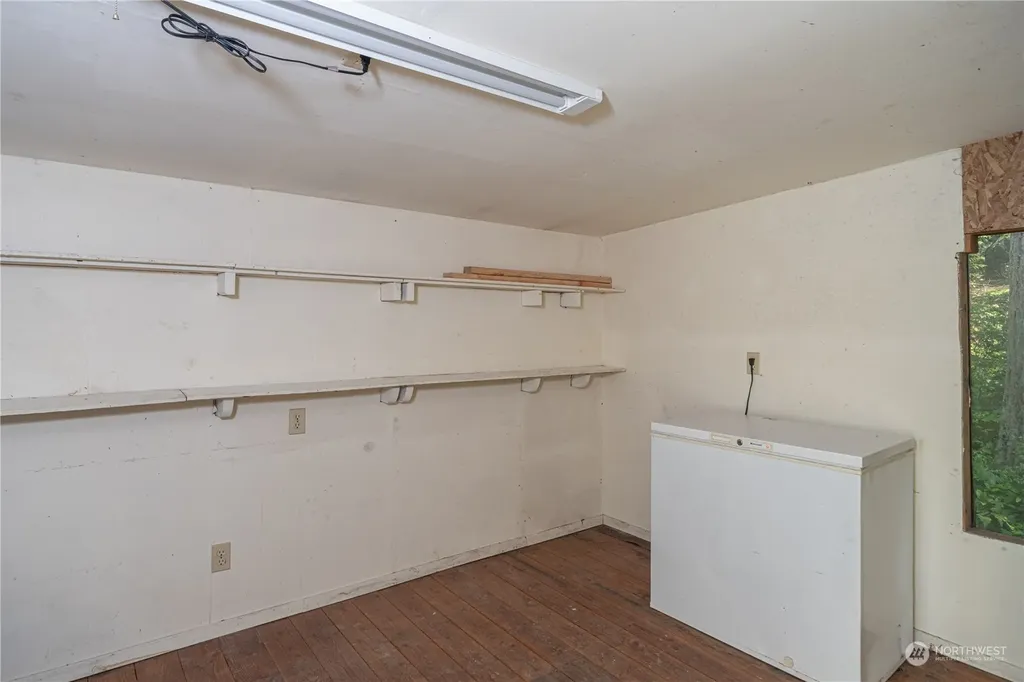 310 N Beacon Point Loop S Lilliwaup WA 98555