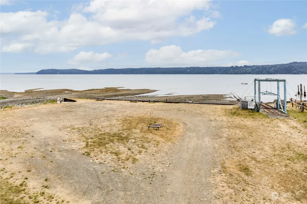 310 N Beacon Point Loop S Lilliwaup WA 98555