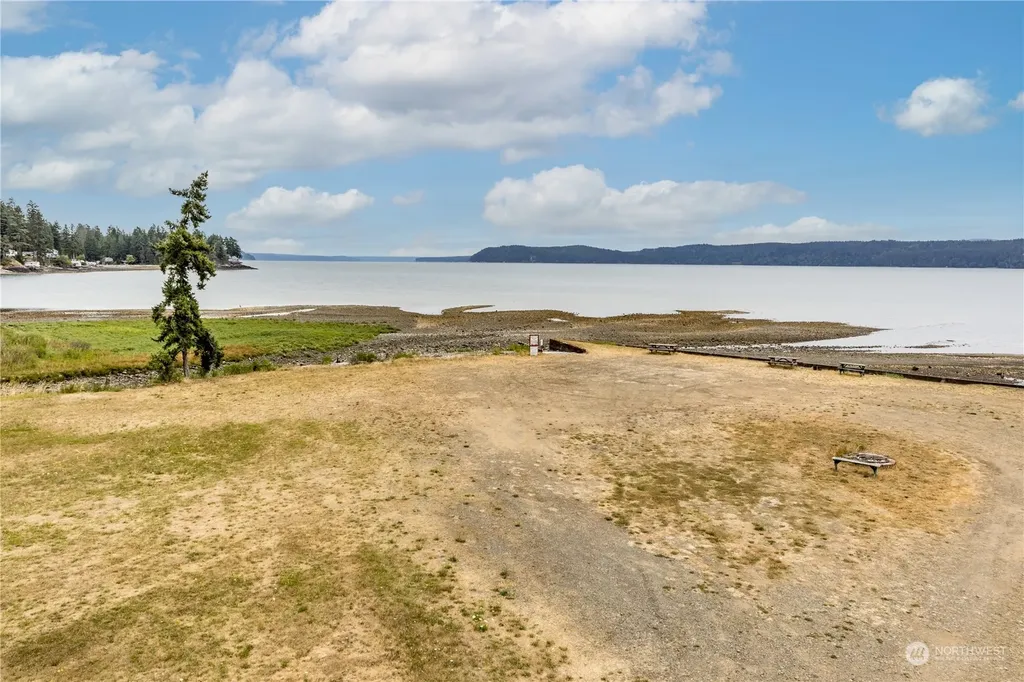 310 N Beacon Point Loop S Lilliwaup WA 98555