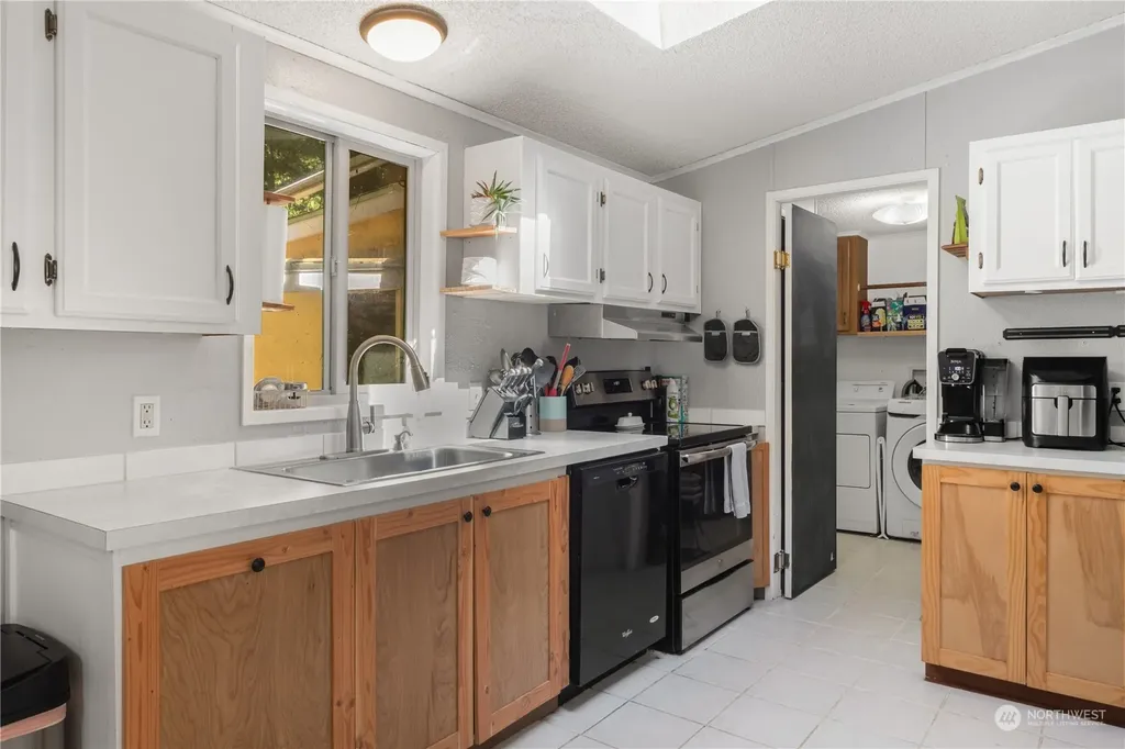 310 N Beacon Point Loop S Lilliwaup WA 98555