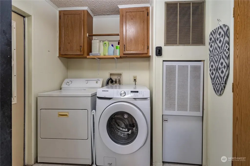 310 N Beacon Point Loop S Lilliwaup WA 98555