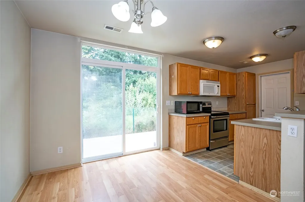 11525 7th Avenue Ct E Tacoma WA 98445