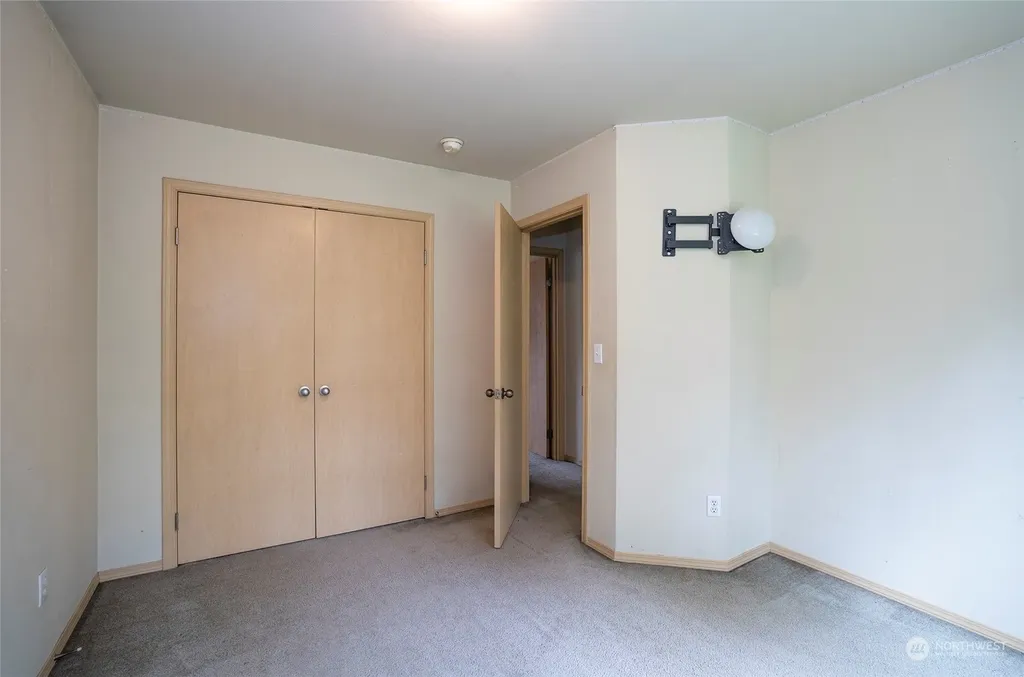 11525 7th Avenue Ct E Tacoma WA 98445