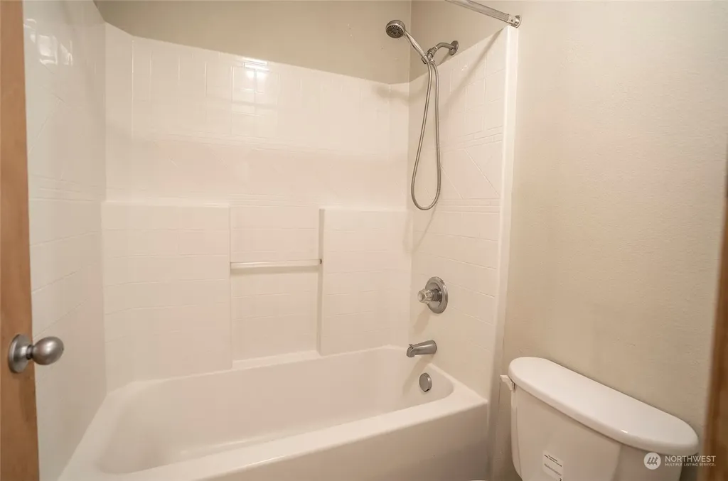11525 7th Avenue Ct E Tacoma WA 98445