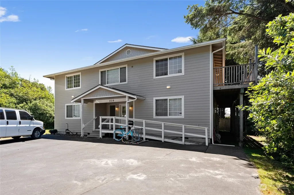 839 Tidelands Court NW Ocean Shores WA 98569
