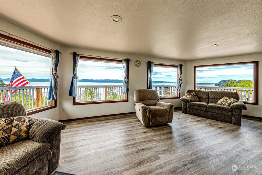 14568 Highway 112 Sekiu WA 98381