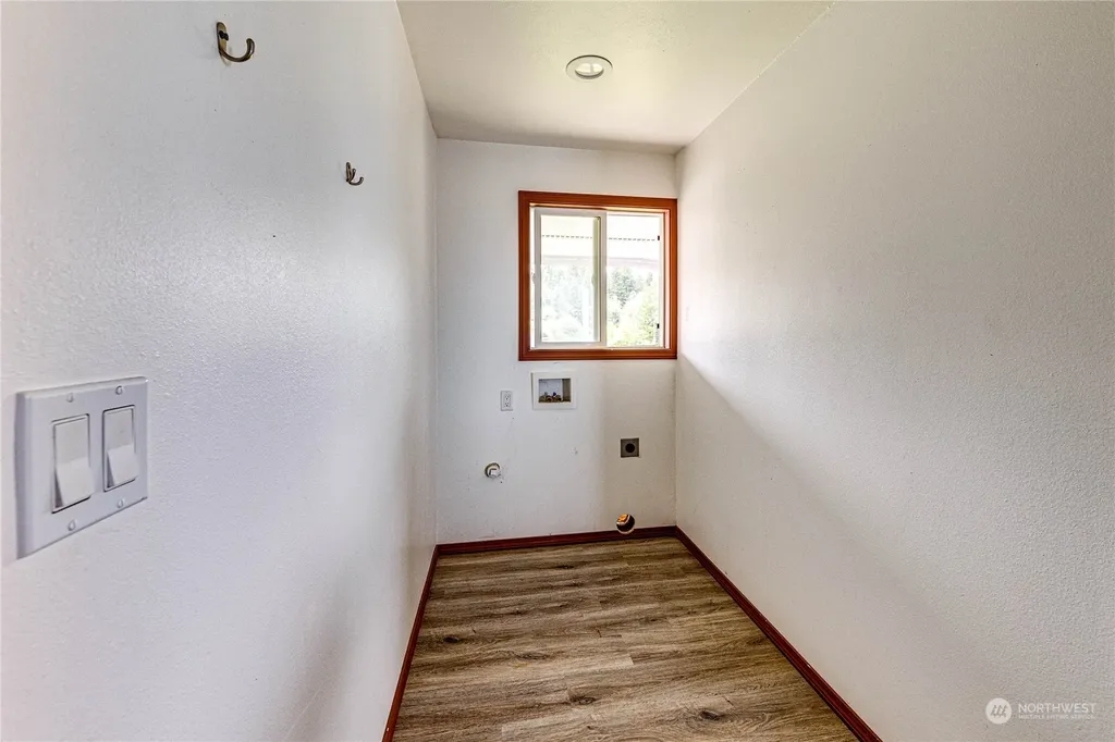 14568 Highway 112 Sekiu WA 98381