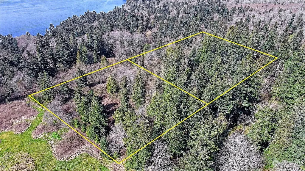 1802 Amber View Place Camano Island WA 98282