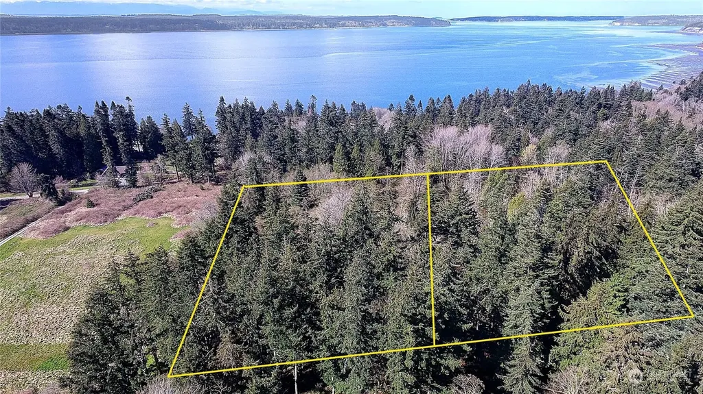 1804 Amber View Place Camano Island WA 98282