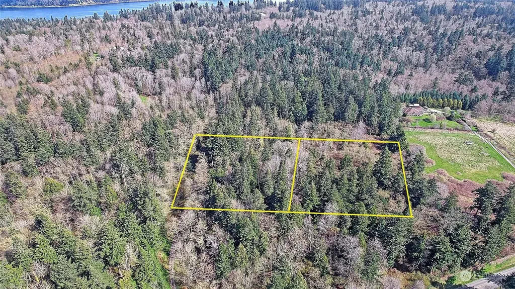 1800 Amber View Place Camano Island WA 98282