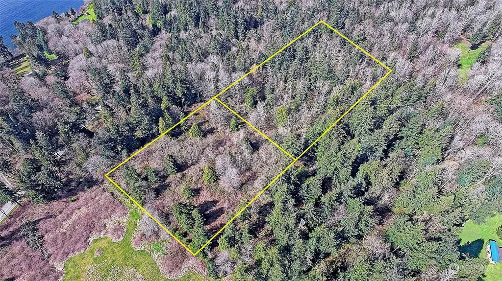 1800 Amber View Place Camano Island WA 98282