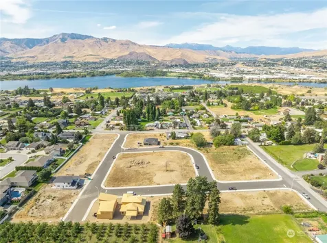 3223 NW Chadwick (Lot 32) Loop East Wenatchee WA 98802