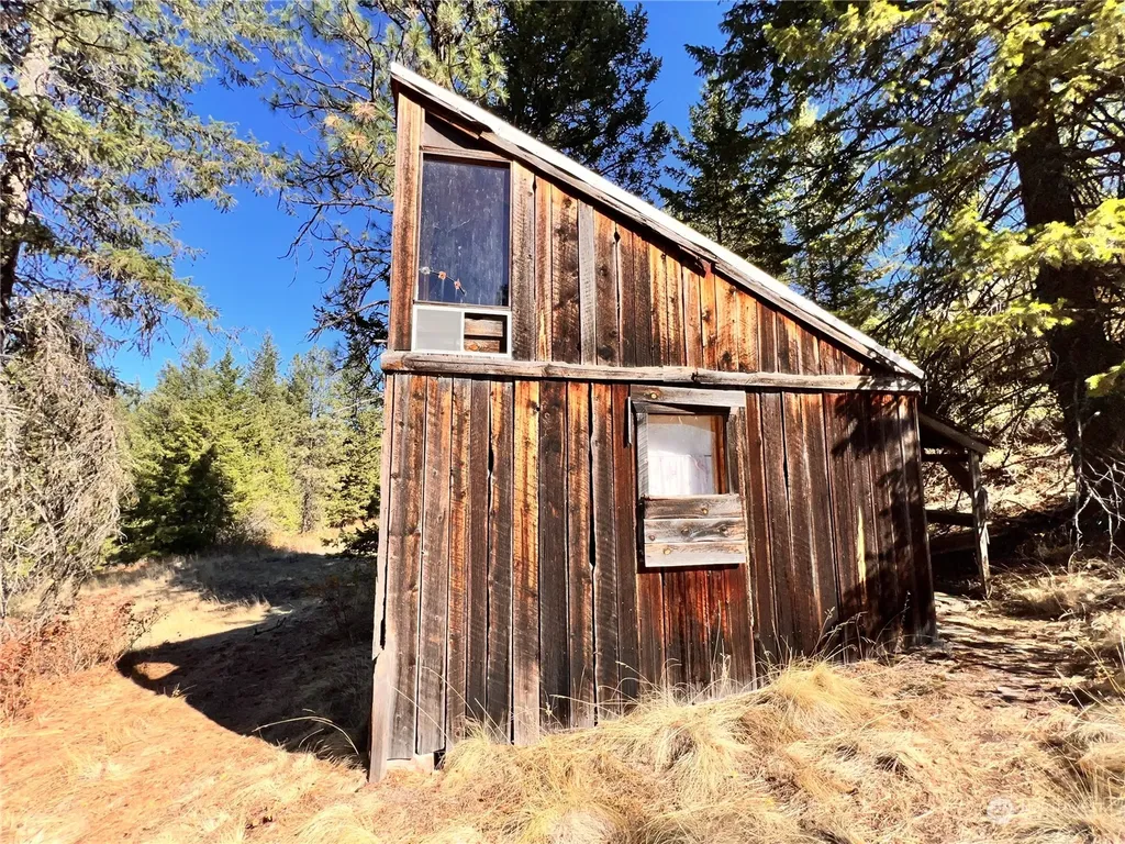 68 Jostin Lane Malo WA 99150