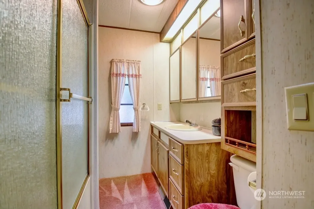 5 Wilderness Way Deming WA 98244