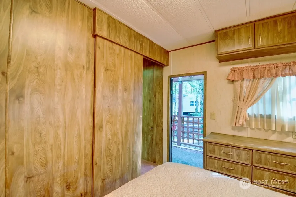 5 Wilderness Way Deming WA 98244