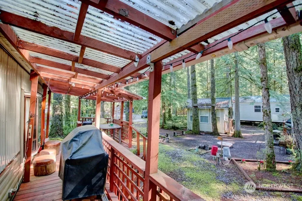 5 Wilderness Way Deming WA 98244