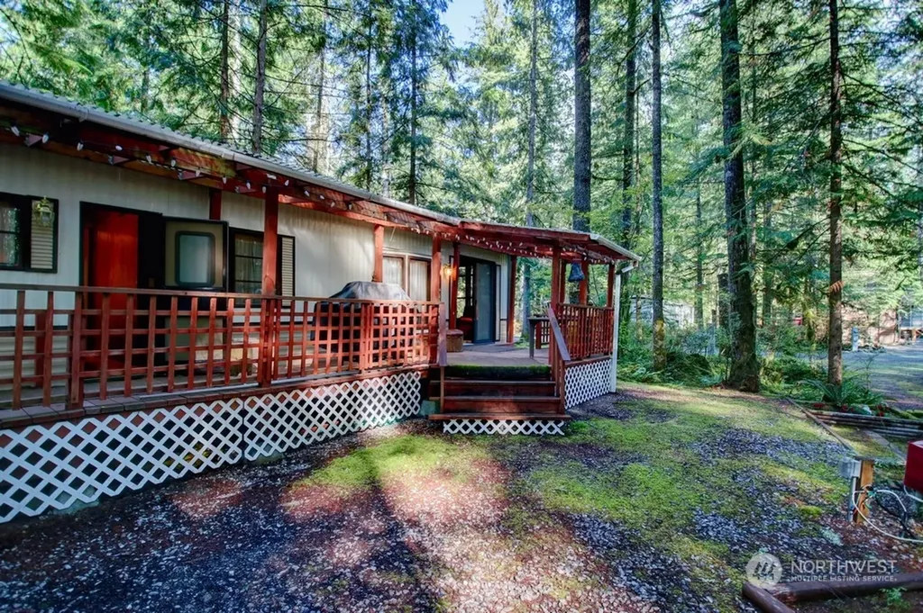 5 Wilderness Way Deming WA 98244