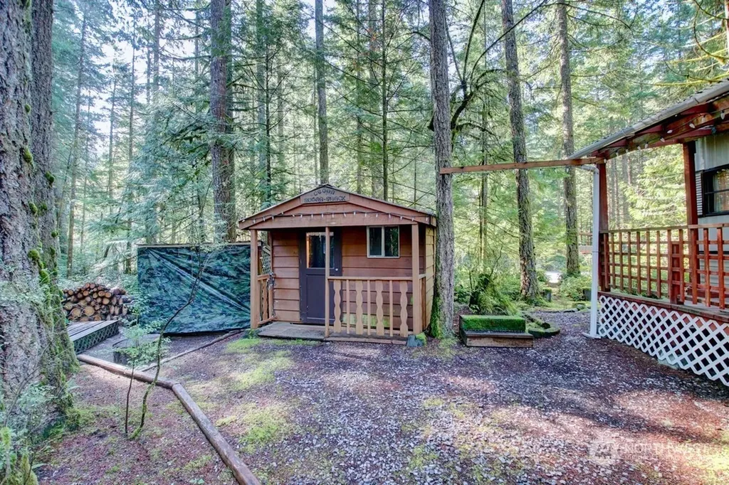 5 Wilderness Way Deming WA 98244