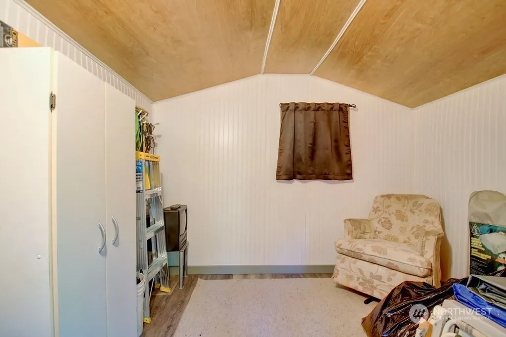 5 Wilderness Way Deming WA 98244